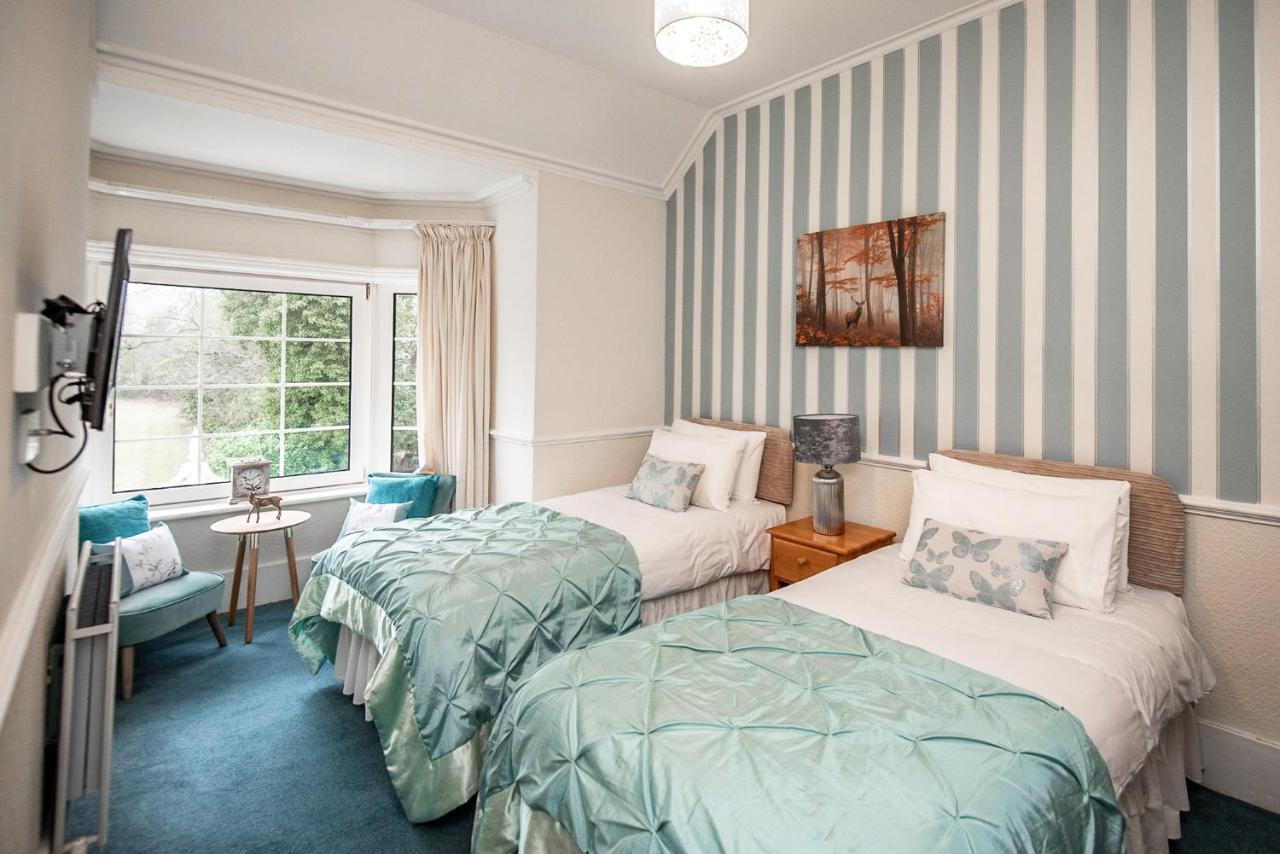 Trivelles Waterhall Country Gatwick Hotel & Airport Parking Crawley  Ngoại thất bức ảnh